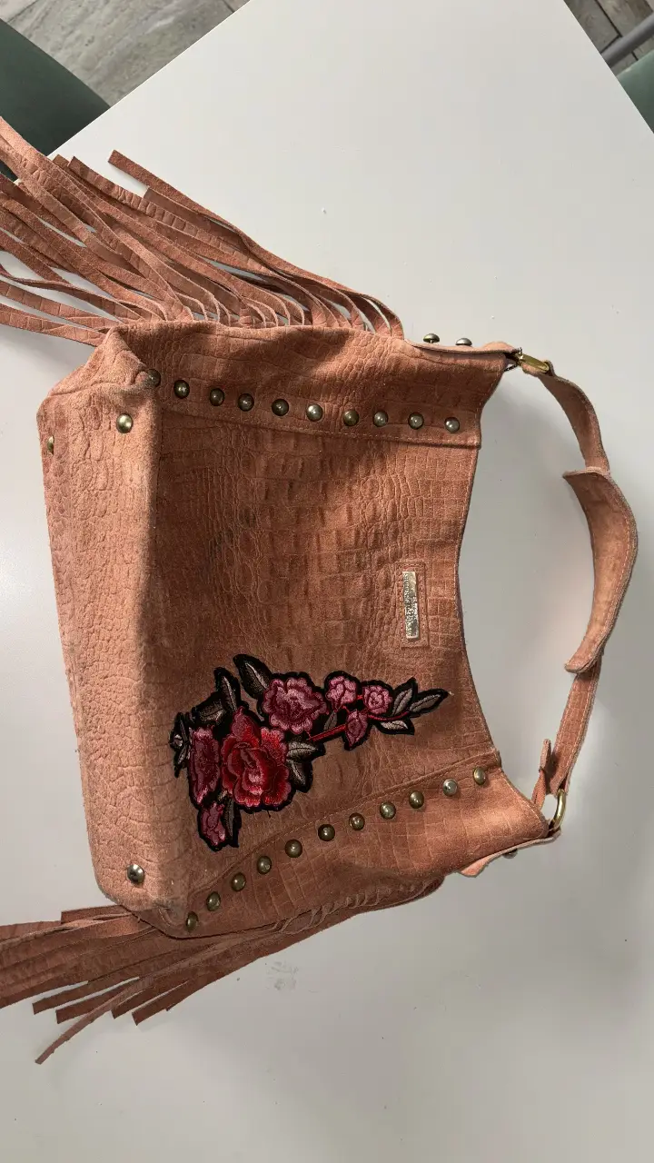 Cartera Mujeres de Linaje - Vista 2