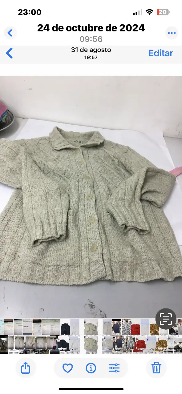 Cardigan de lana tejido, con cuello solapa y botones. Ideal para un look casual y abrigado.