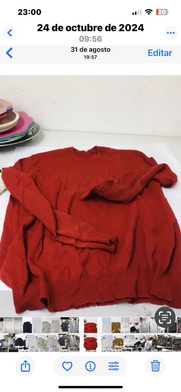 Sweater rojo de lana, ideal para el invierno. Perfecto para un look casual y abrigado.