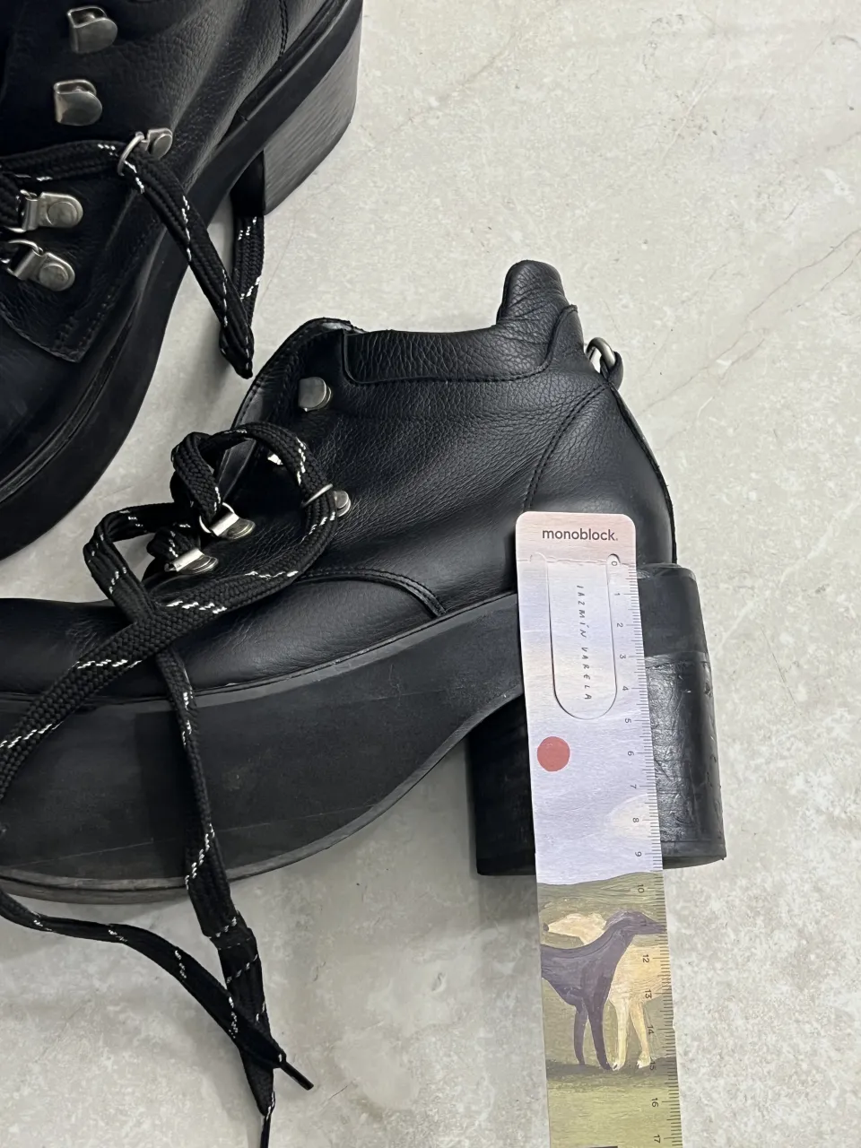 Borcegos Sofia Sarkany - Vista 3