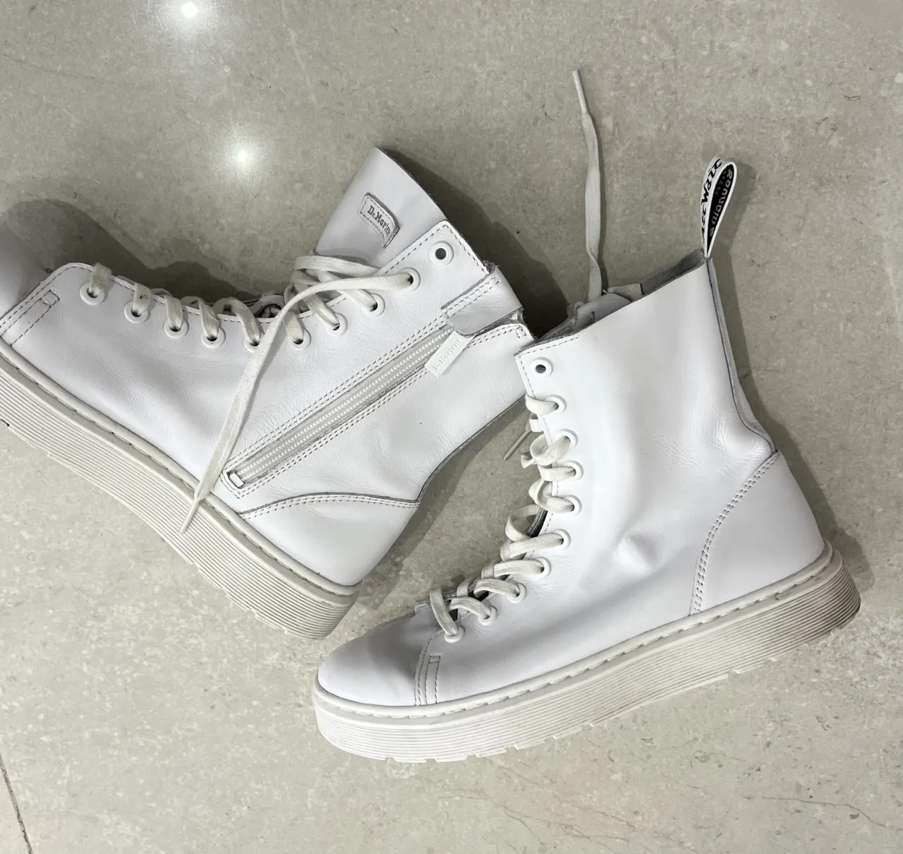 Borcegos Dr. Martens - Vista 2