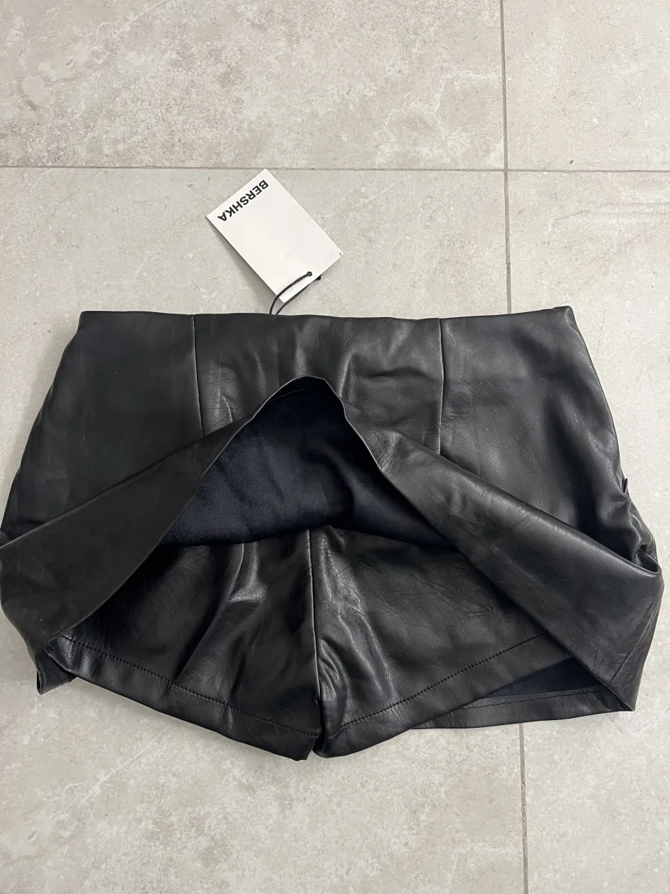 Short Bershka - Vista 4