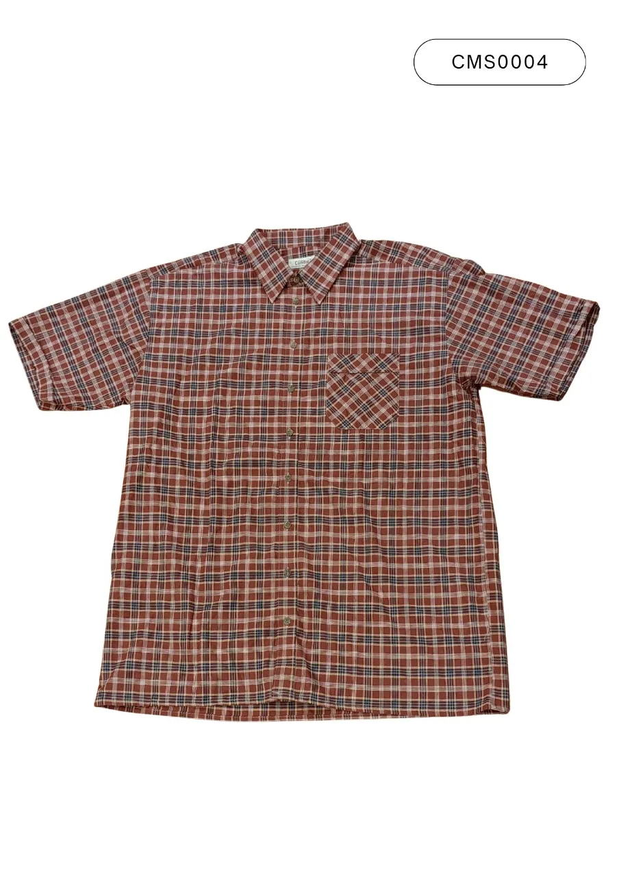 Camisa a cuadros de manga corta con cuello y botones al frente. Posee un bolsillo en el pecho del lado izquierdo. 100% algodón.
Medidas:
(2) 70 cm
Largo total: 92 cm