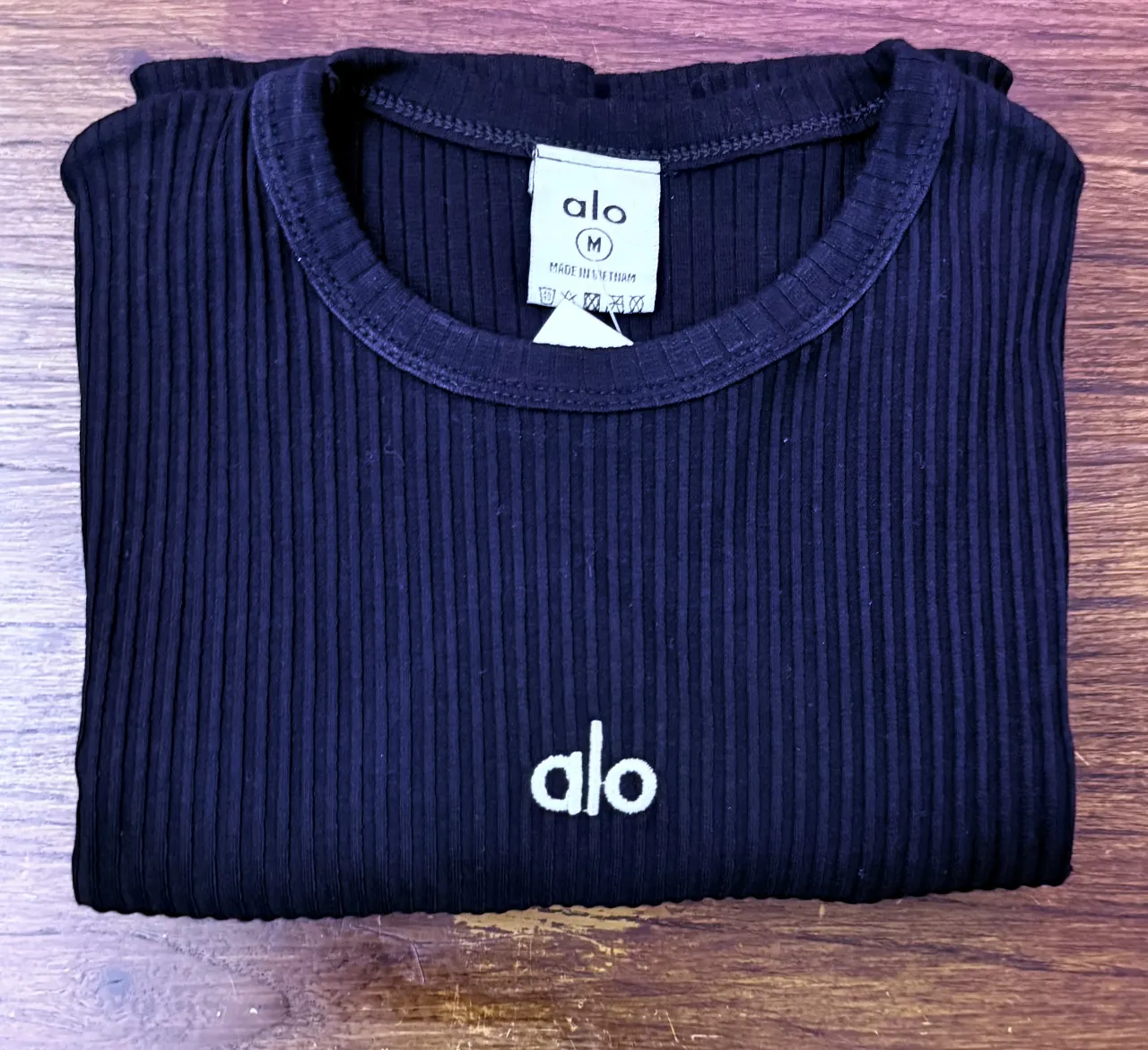 Remera Alo Yoga - Vista 5
