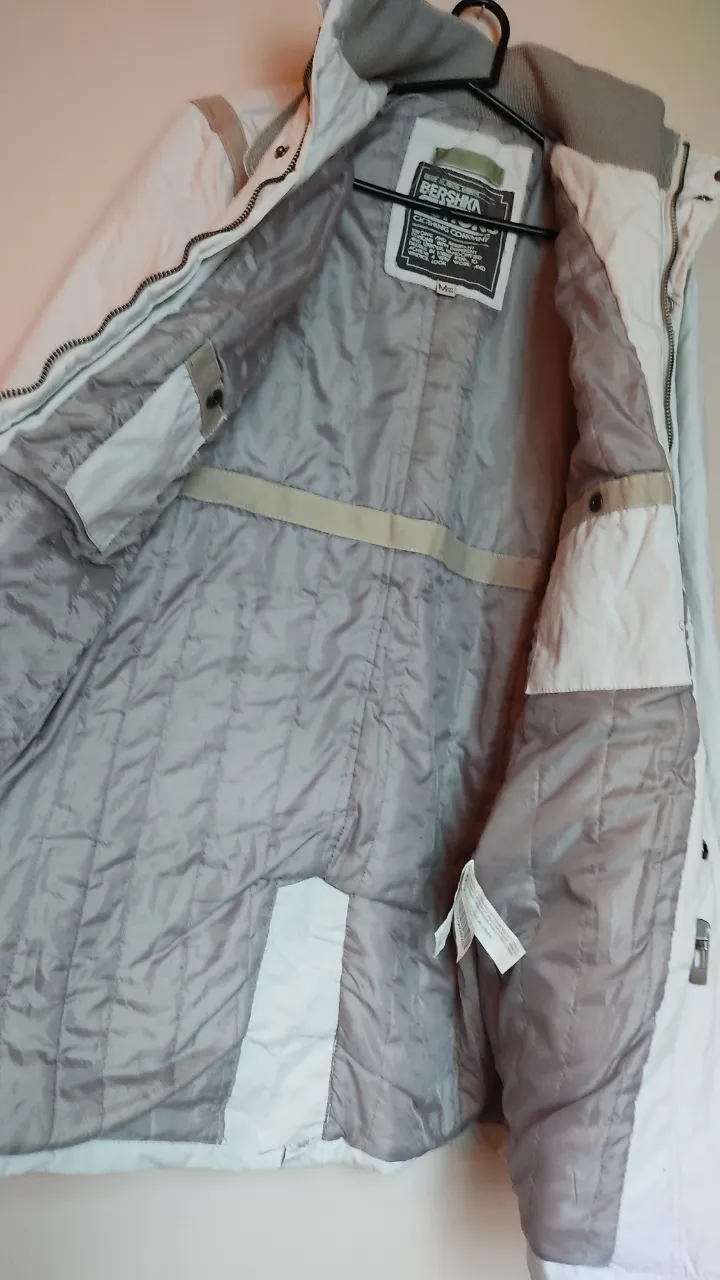 Campera Bershka - Vista 4