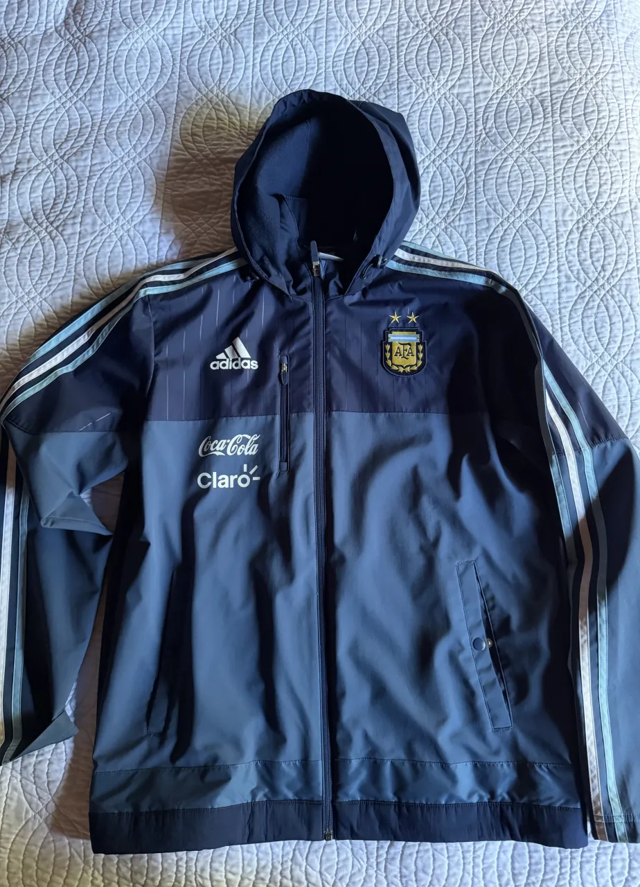 Campera Adidas en muy buen estado 