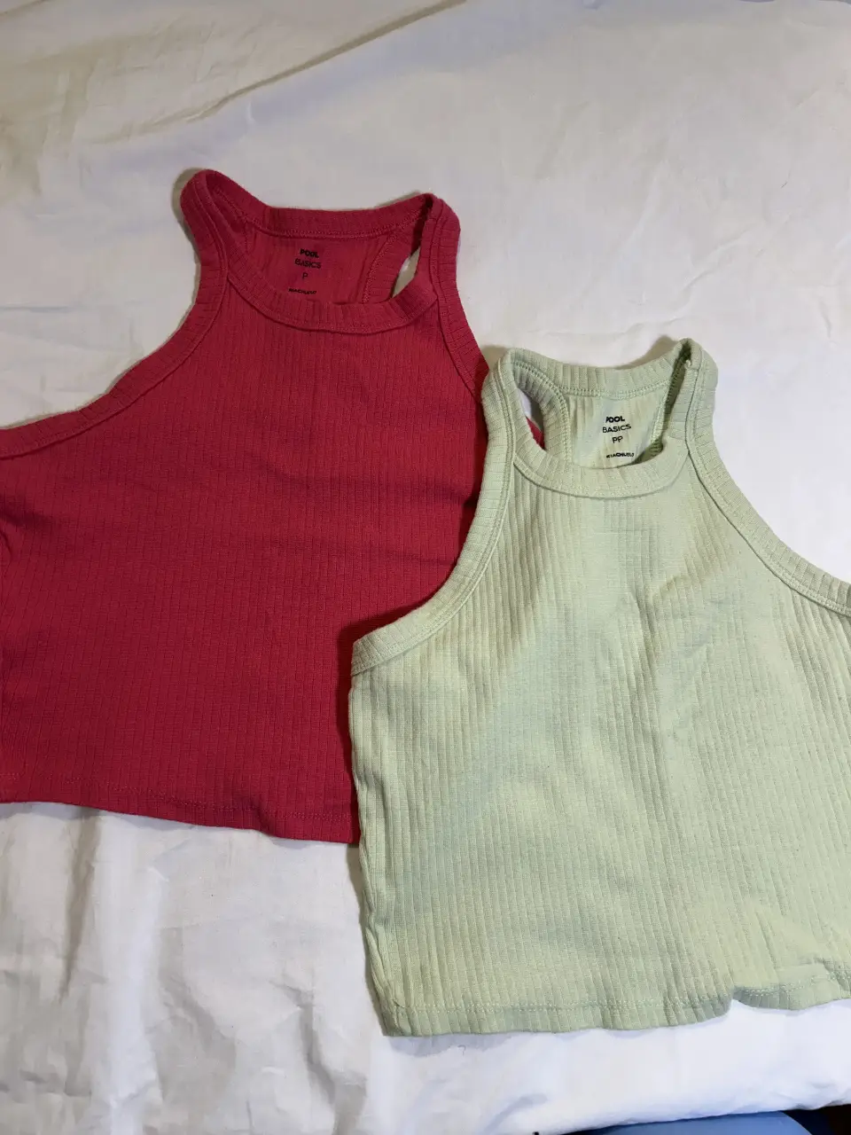 Pack de tops musculosa de mujer, de algodón, con cuello redondo y espalda deportiva. Ideal para el verano.