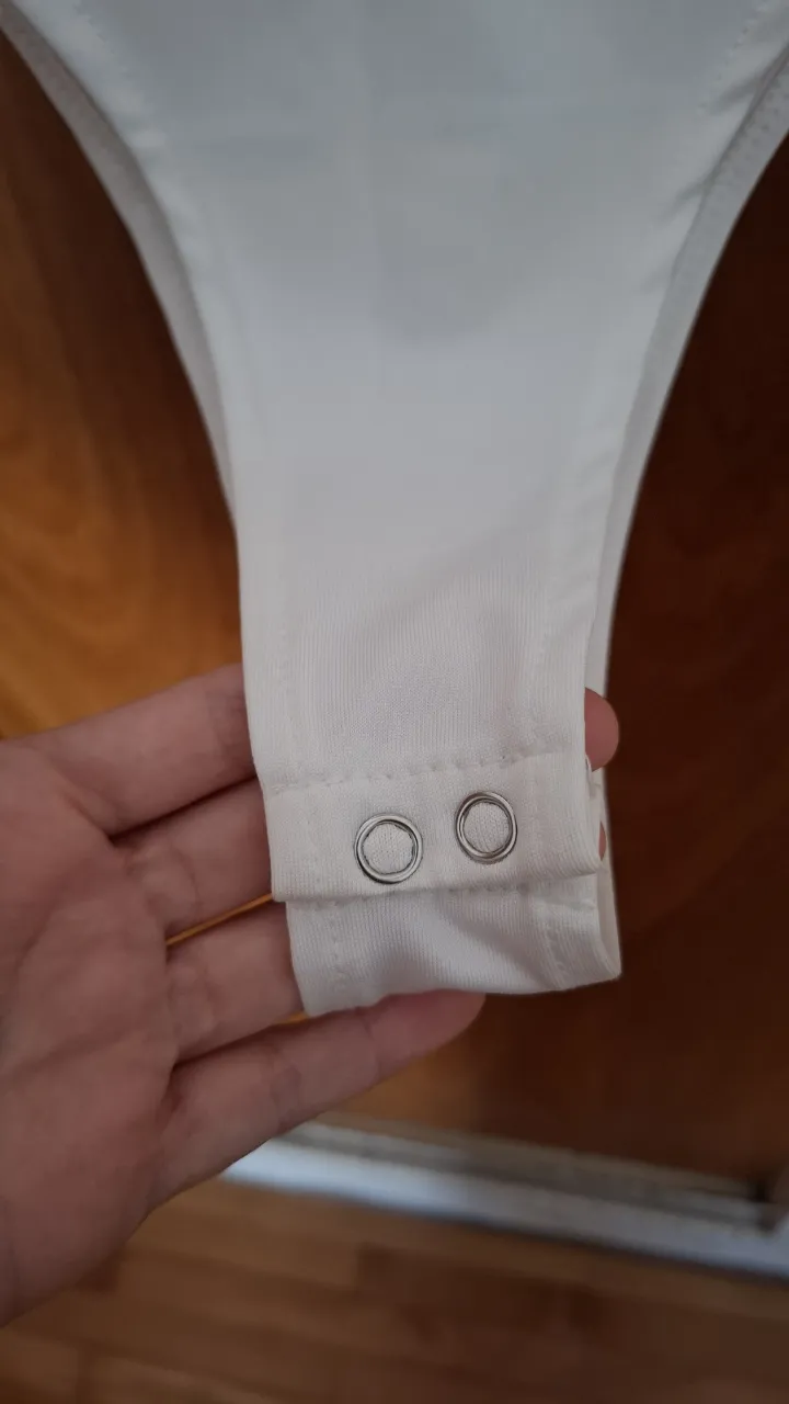 Body A ≠ - Vista 5