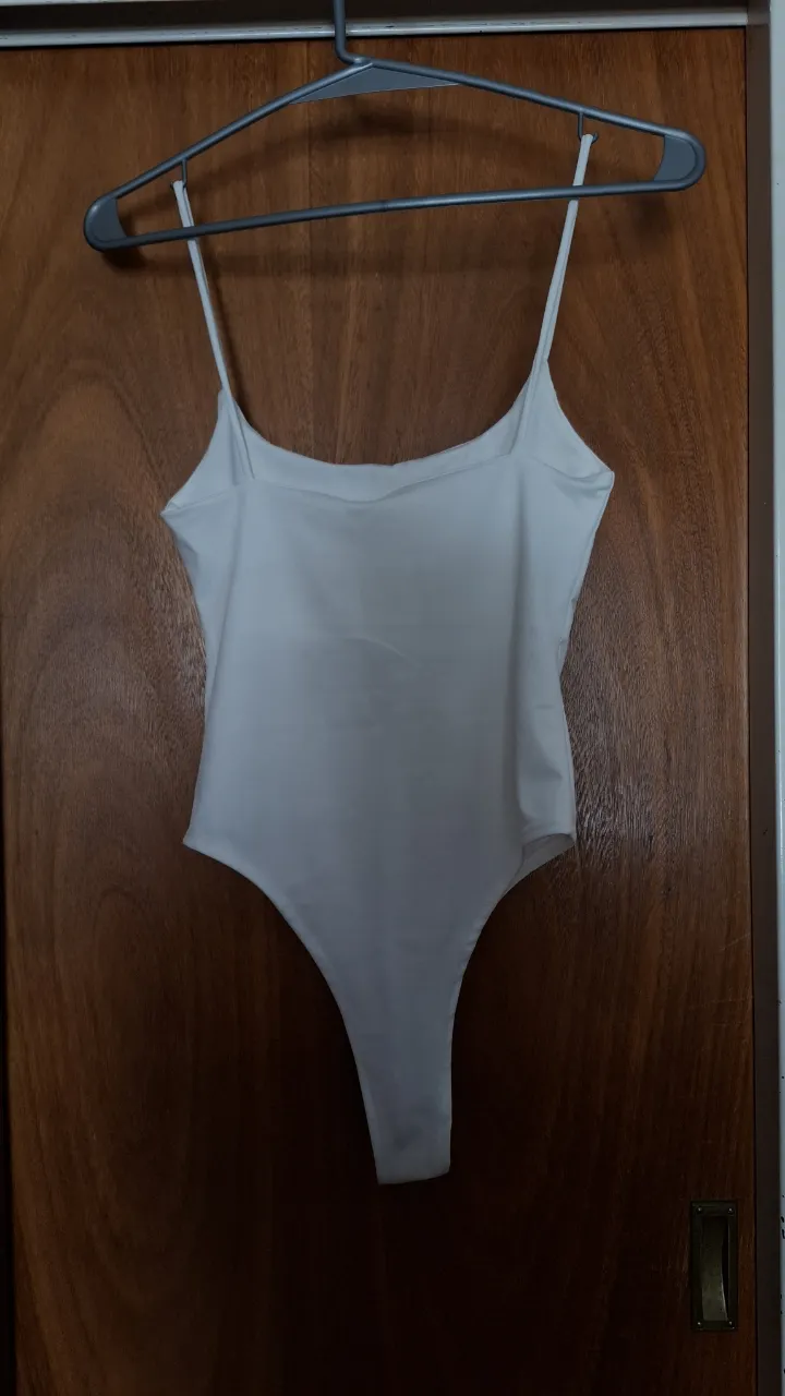 Body A ≠ - Vista 2