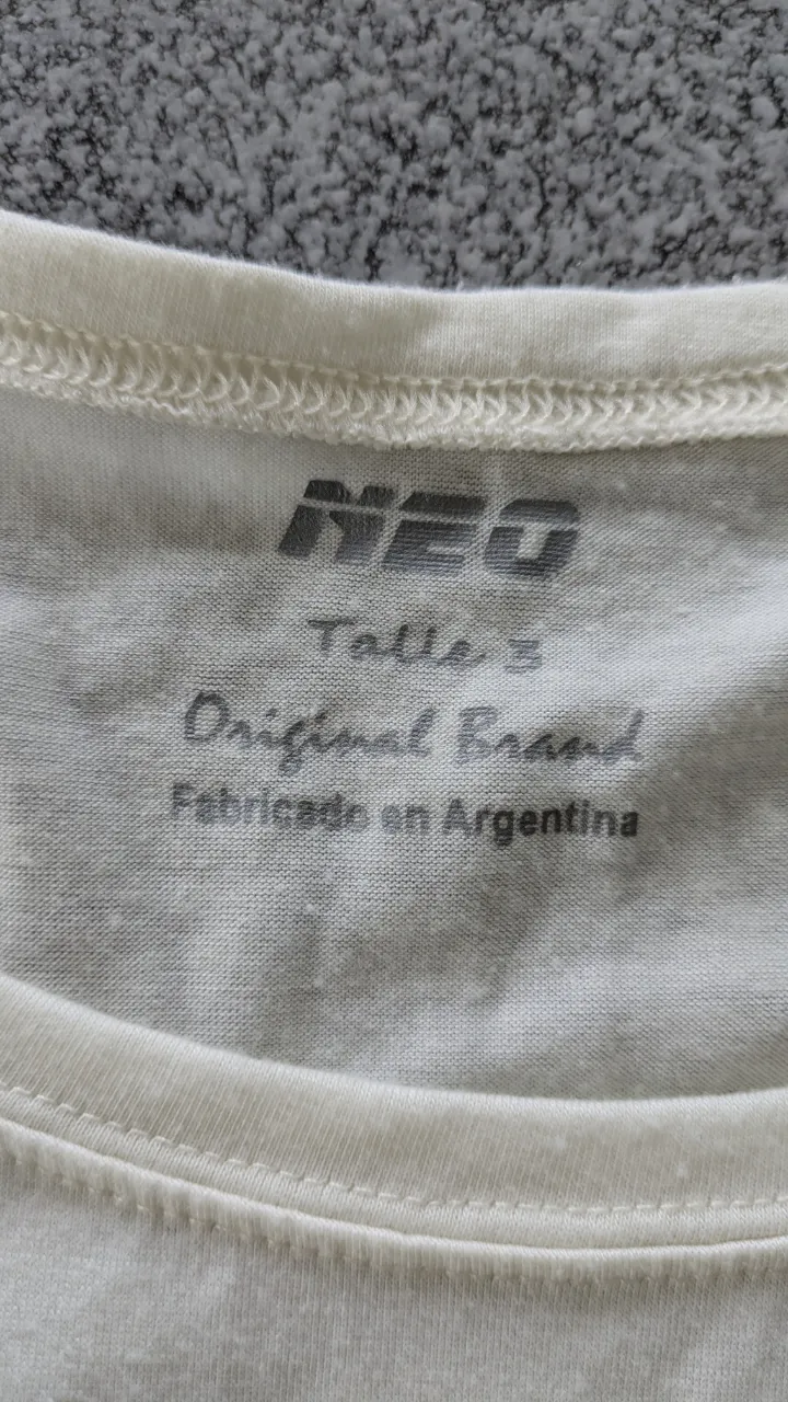 Remera Neo - Vista 2