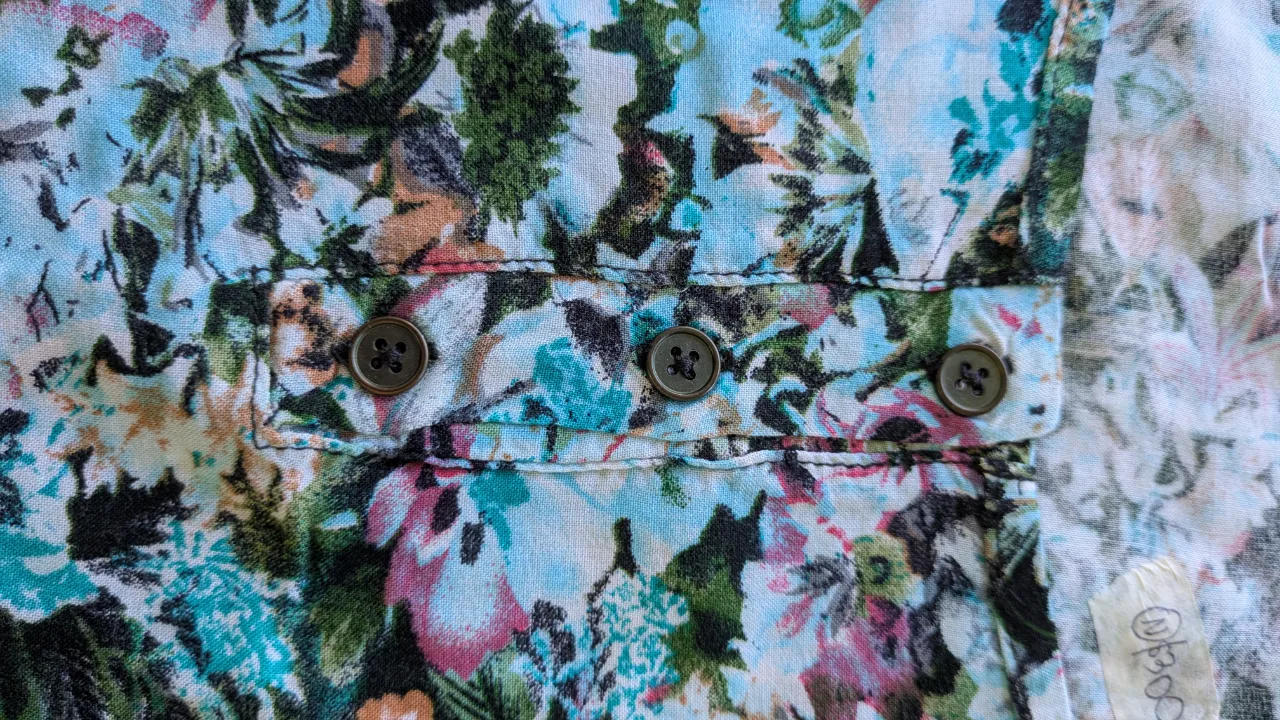 Remera Floreada - Vista 2