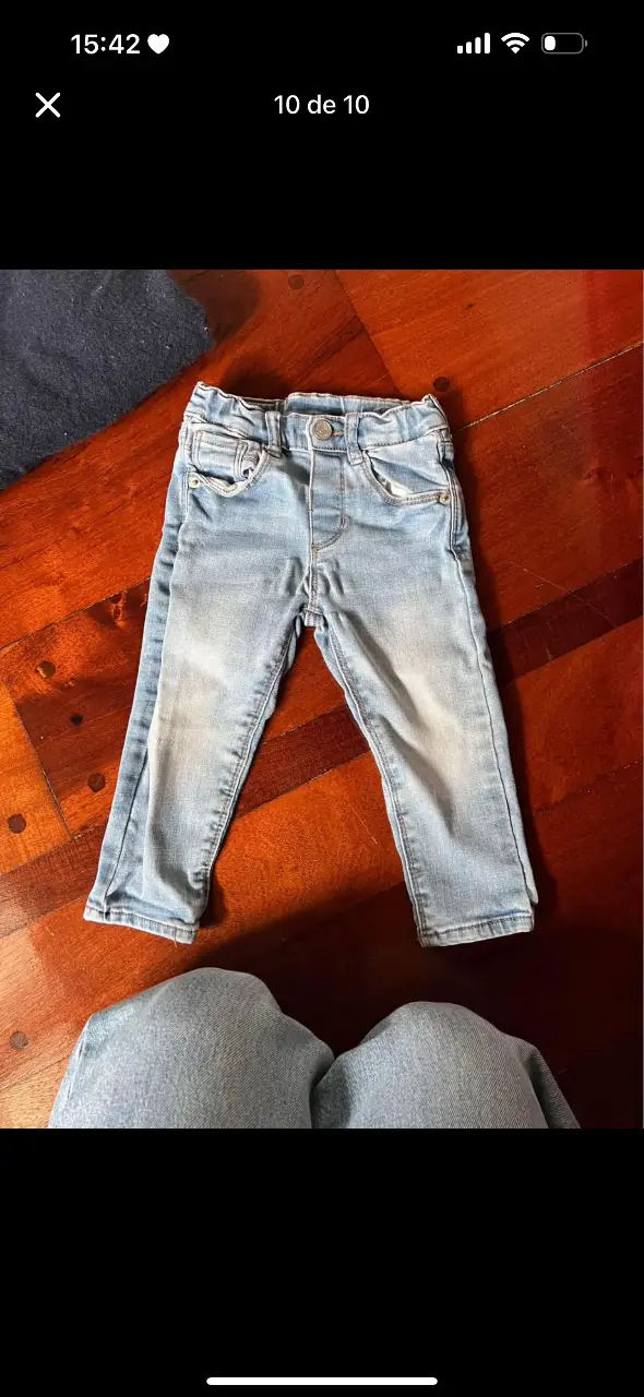 Pantalón de jean celeste para niño, ideal para un look casual y cómodo. Perfecto para el día a día.