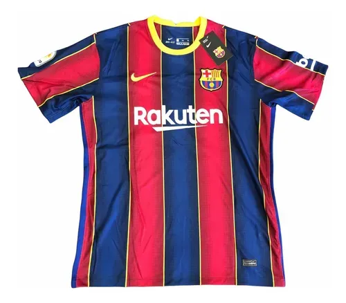Remera de fútbol del Barcelona, temporada 2020-2021. Diseño a rayas verticales rojas y azul marino, con detalles en amarillo. Ideal para fanáticos del fútbol y coleccionistas.