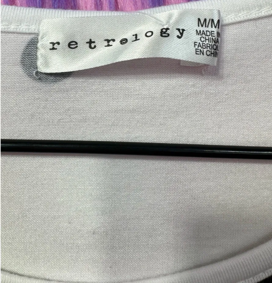 Remera Retrology - Vista 3