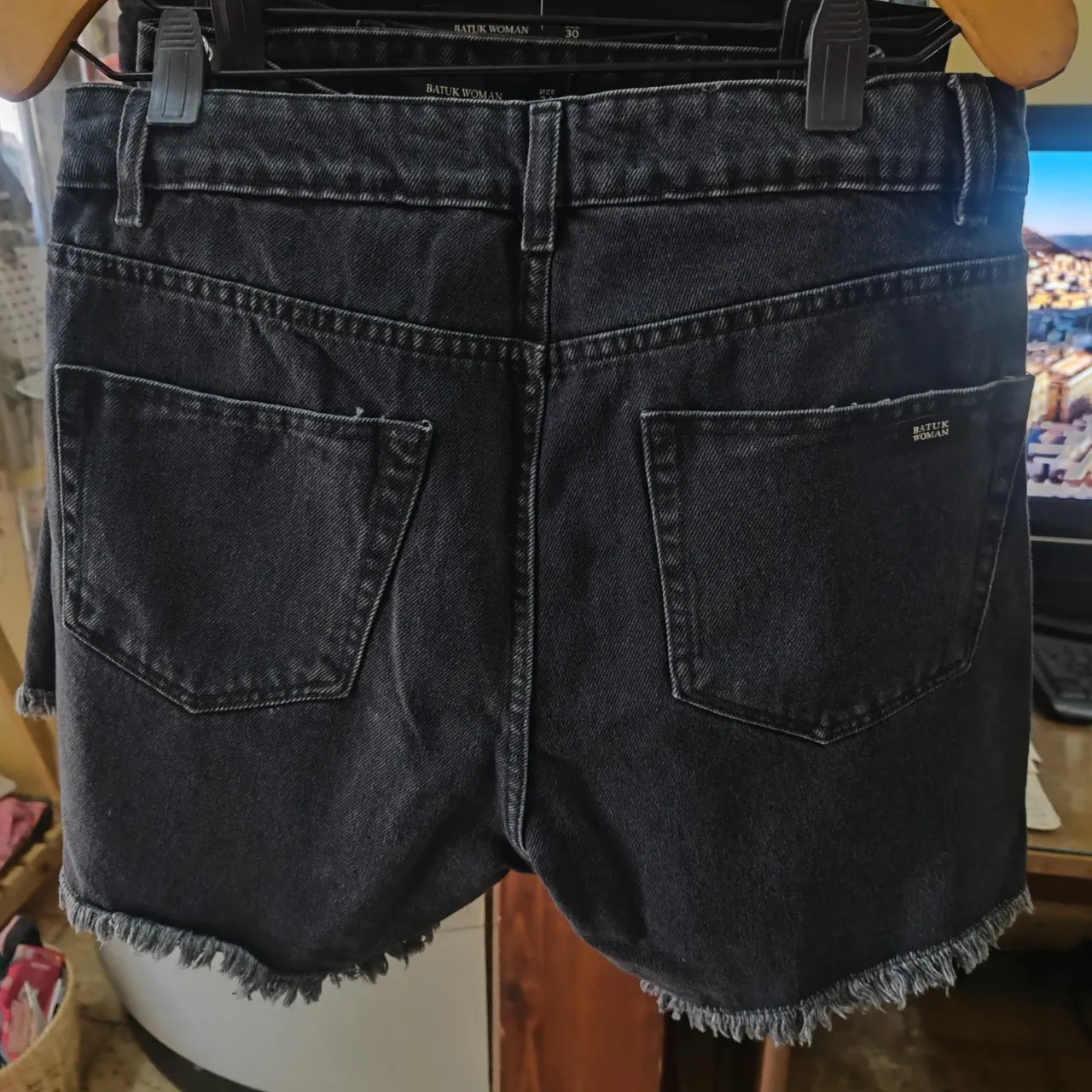 Short BATUK WOMAN - Vista 2