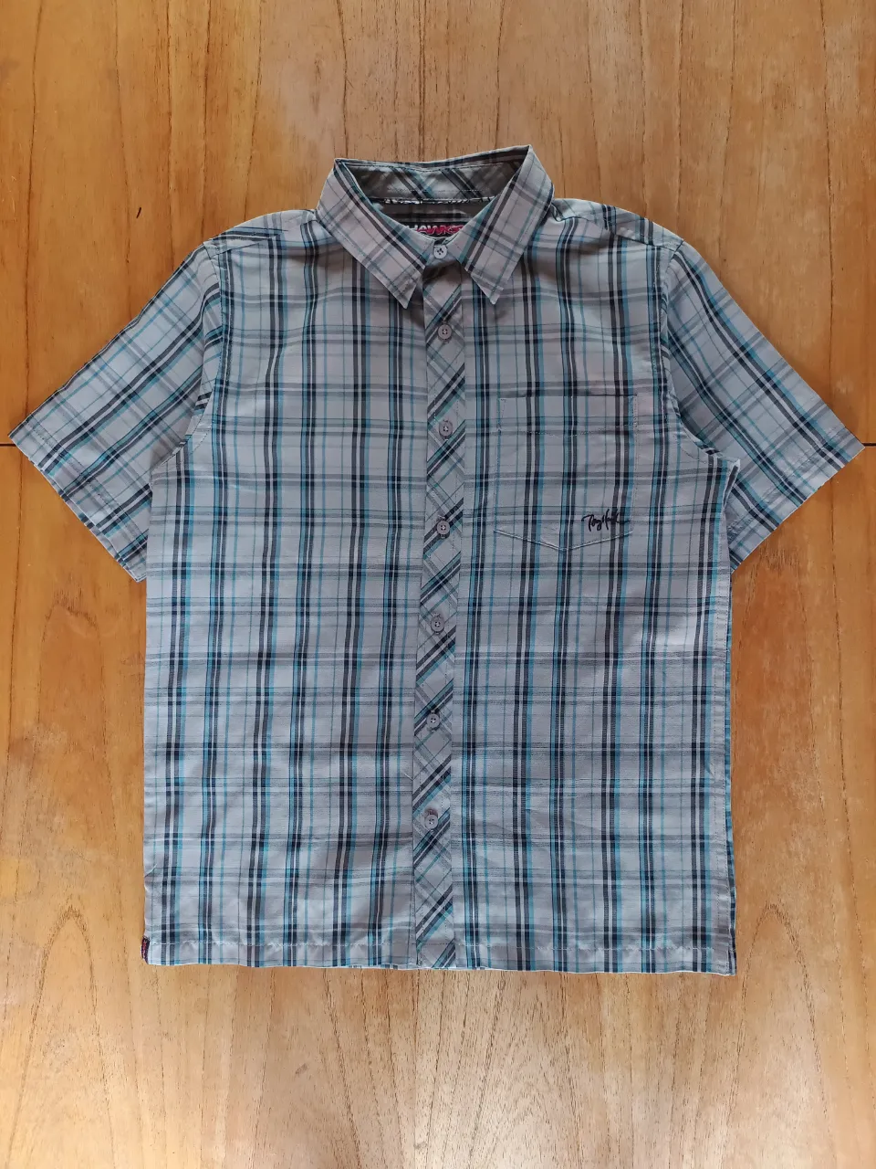 Camisa Tony Hawk Cuadrille Y2K ( Talle S )

Medidas 
Axila a Axila: 49cm
Hombros: 41cm
Largo: 64cm
Mangas: 23cm