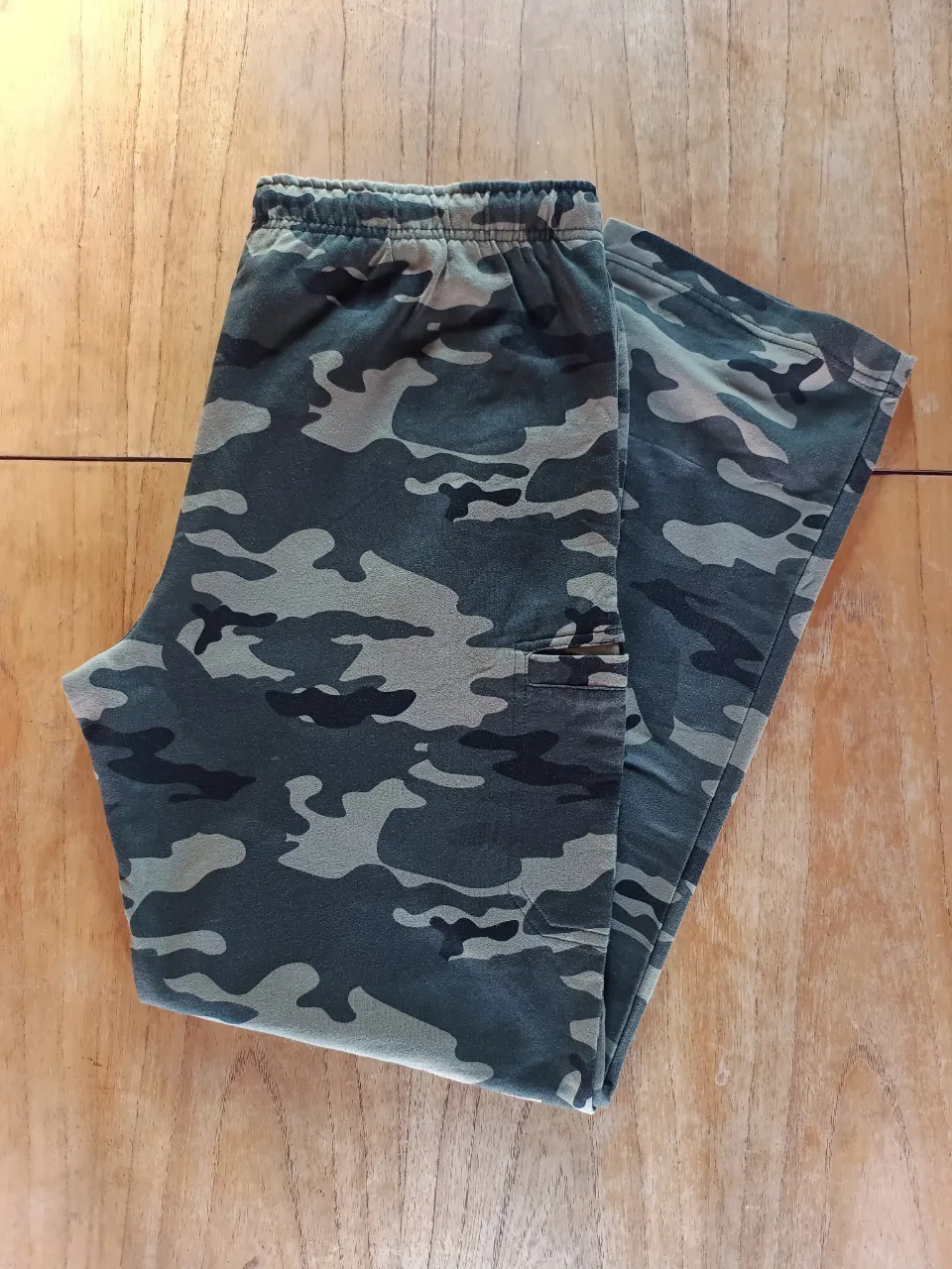 Pantalón Red Head Jogging Camuflado ( Talle XL )

Medidas
Cintura: 47cm - 55cm
Tiro Delantero: 35cm
Tiro Trasero: 40cm
Largo: 111cm
Botamanga: 24cm