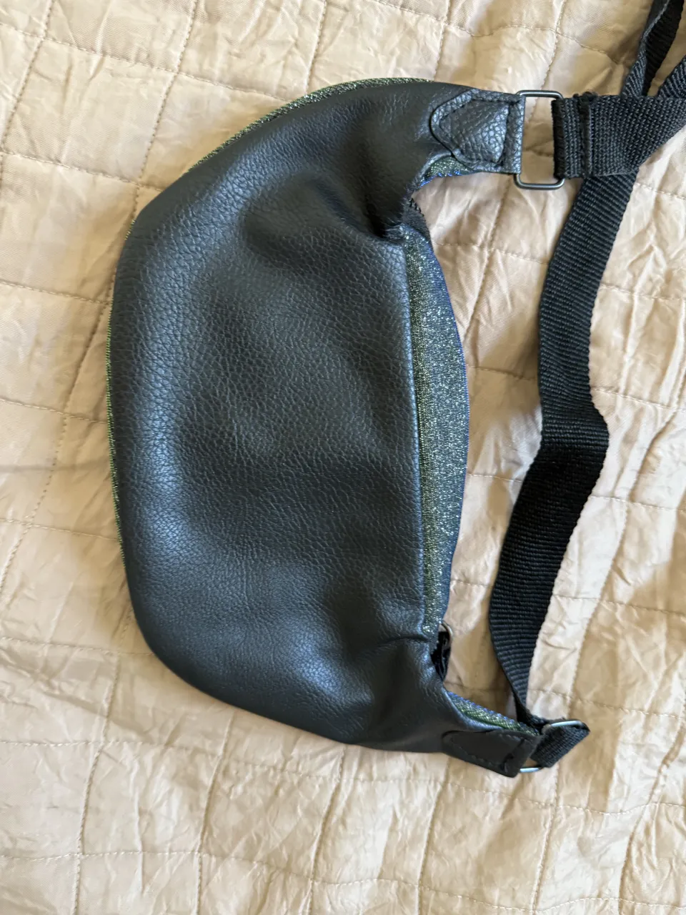 Riñonera Complot - Vista 2