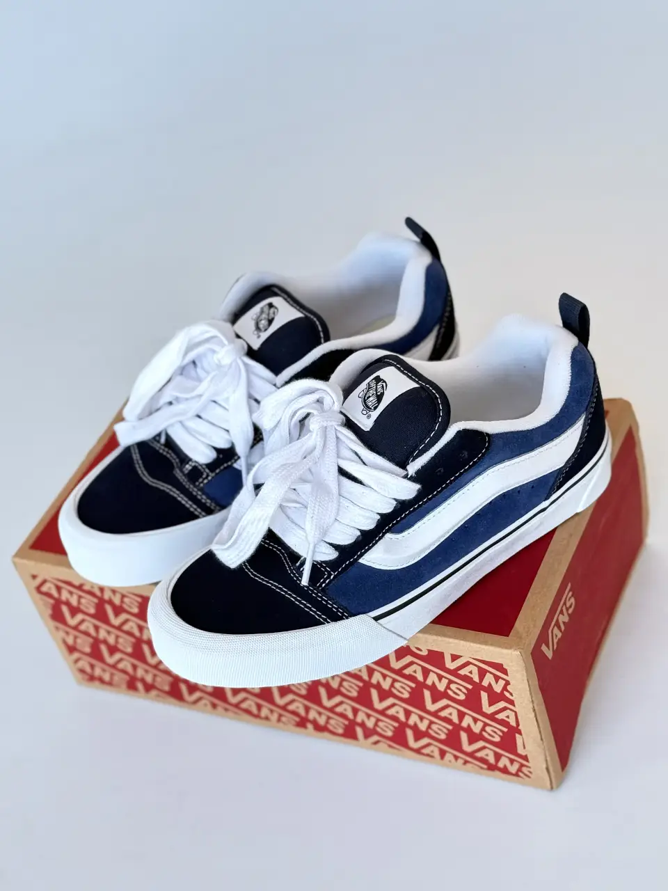 Zapatillas VANS KNU SKOOL unisex, talle 6.5 us men & 8.0 us women (24,5 cm) - ORIGINALES - NUEVAS - CON ETIQUETA - ¡Me las trajeron de afuera y me quedaron chicas!