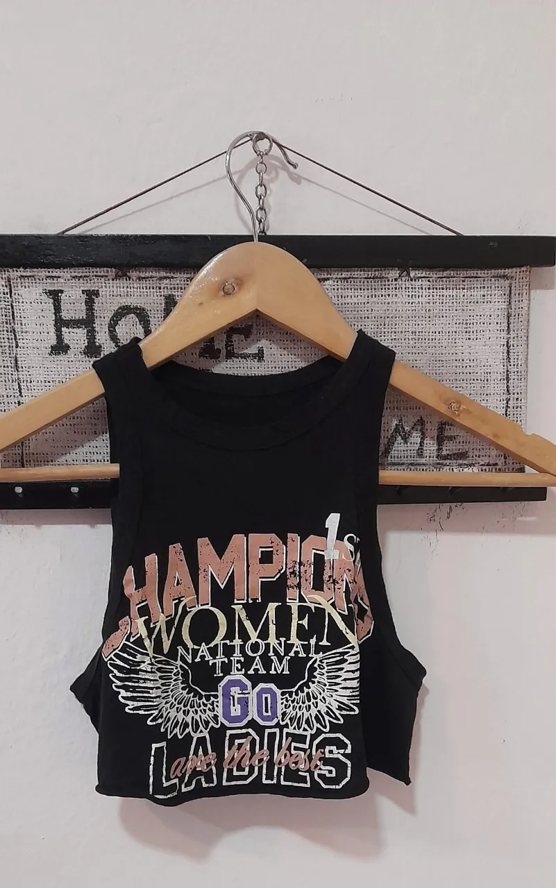 musculosa top talle 1 más no! impecable igual a nueva 
no es de marca pero es súper linda
