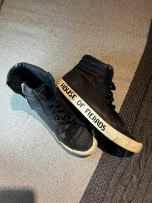 Herencia Custom Garage