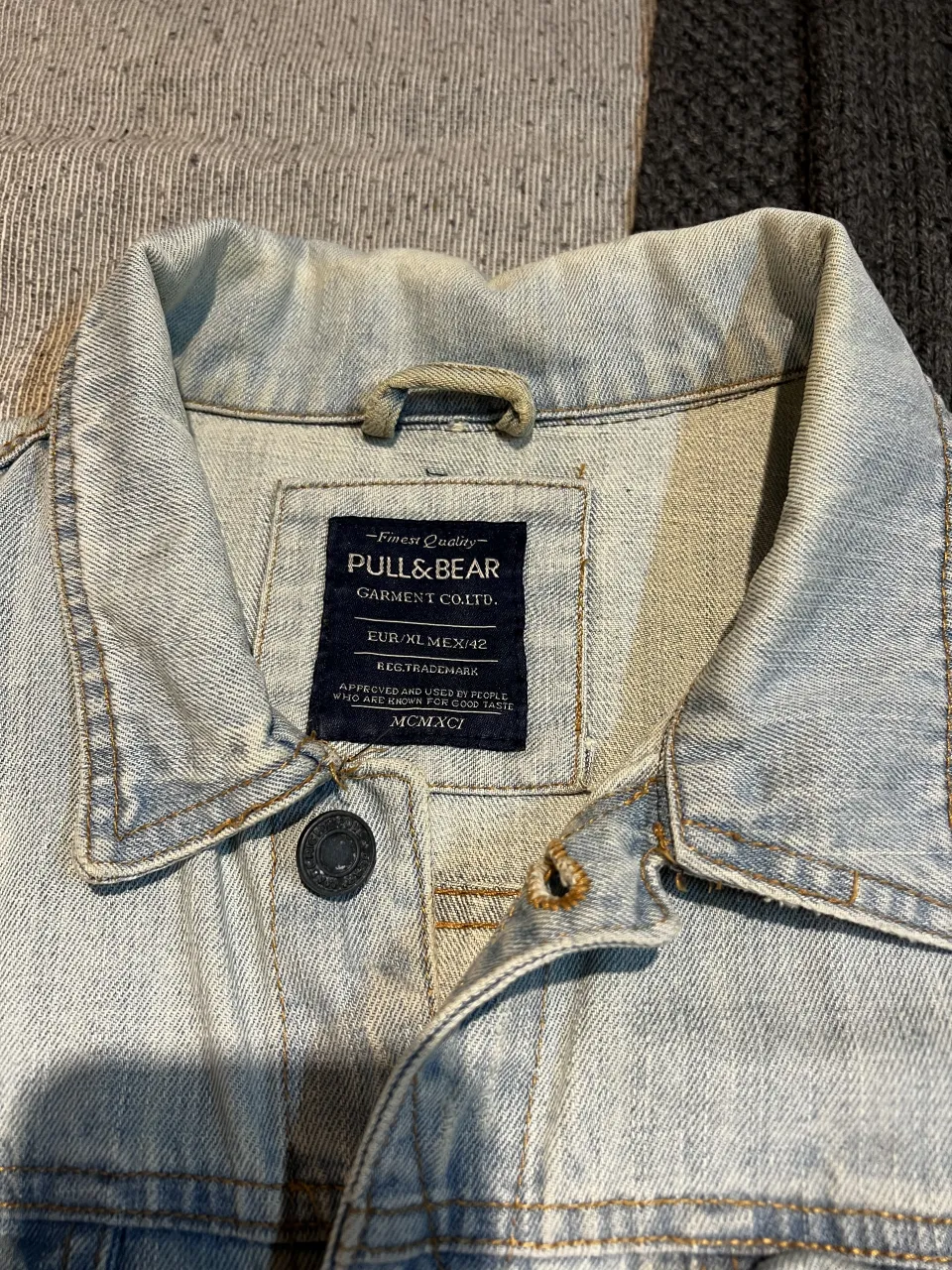 Campera Pull & Bear - Vista 4