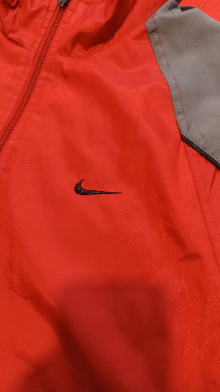 Campera Nike - Vista 2