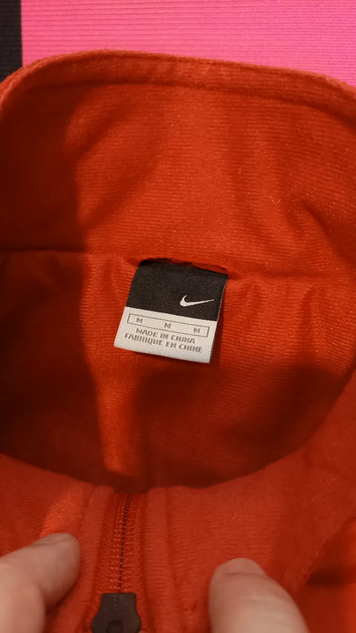 Campera Nike - Vista 3