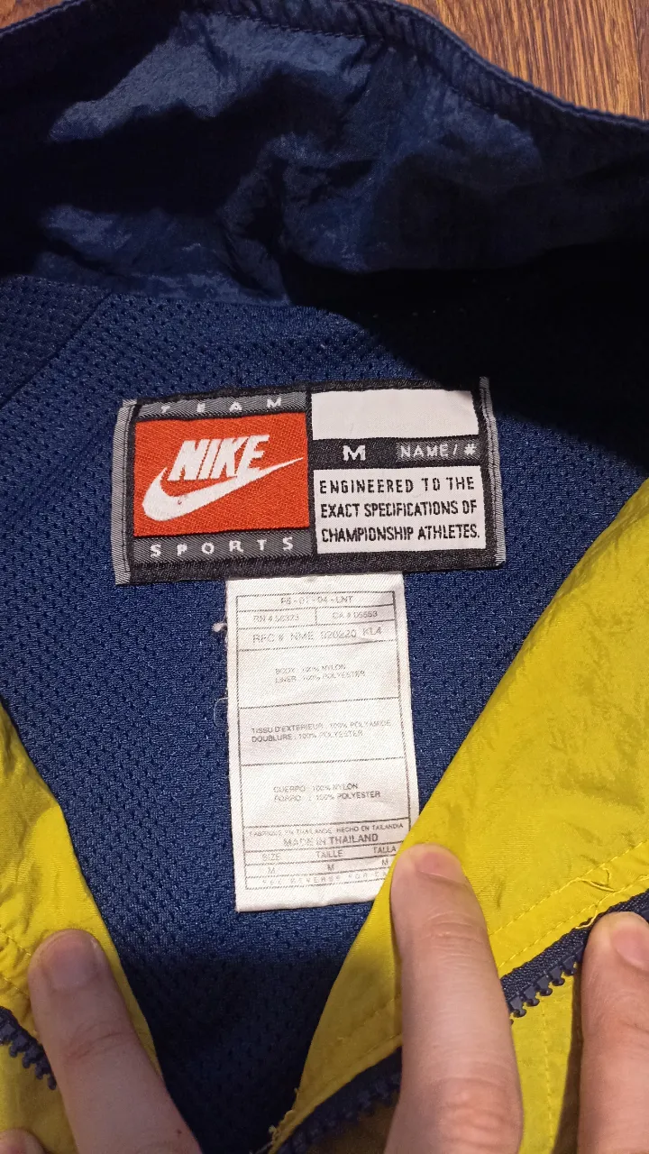 Campera Nike - Vista 5