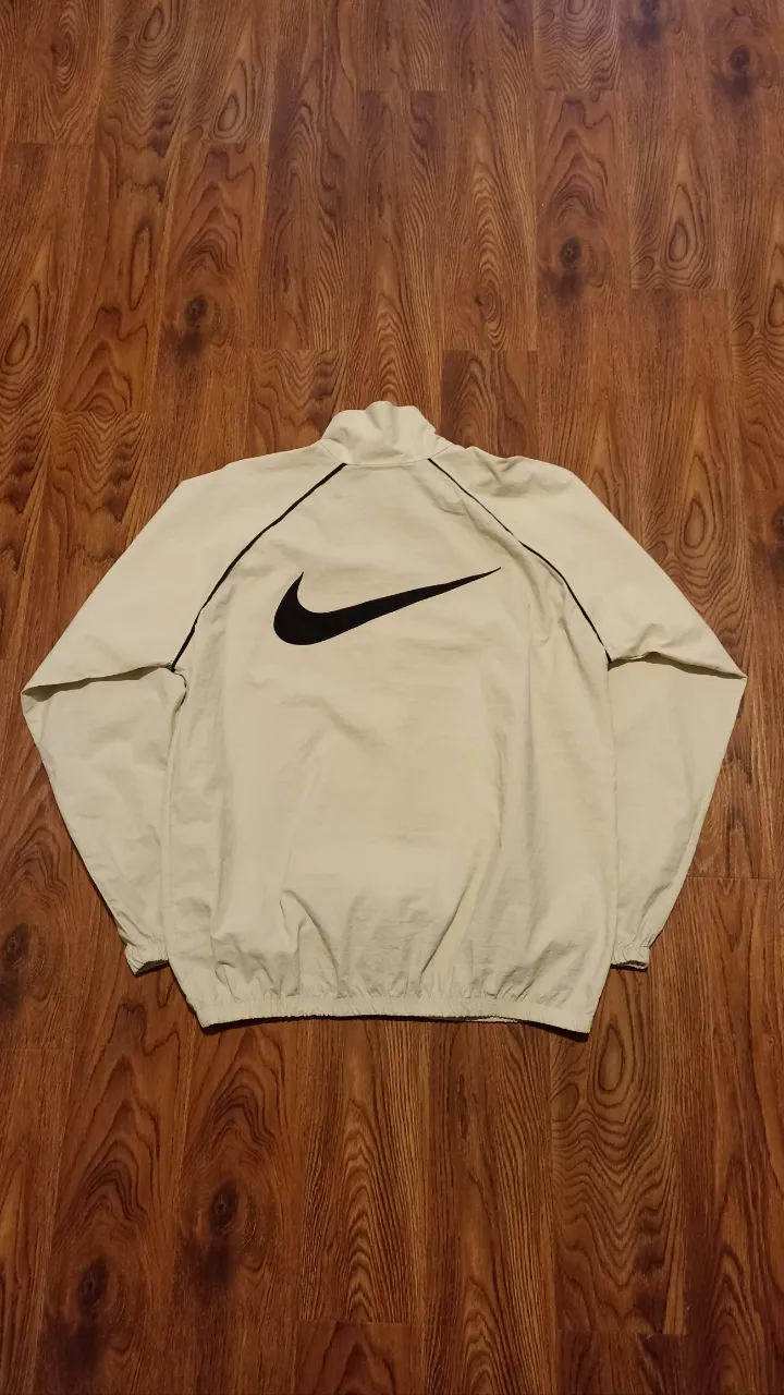 Campera Nike - Vista 5