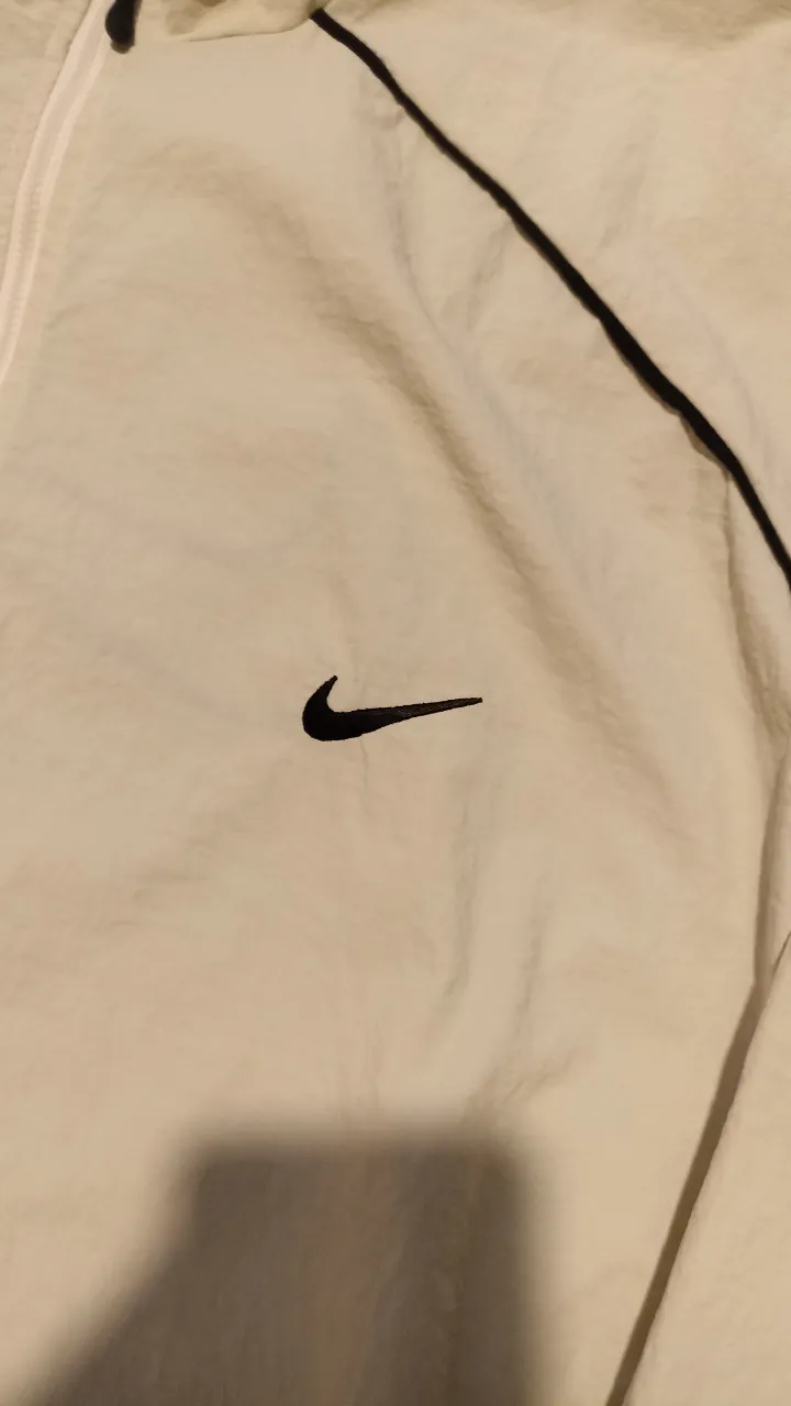 Campera Nike - Vista 2