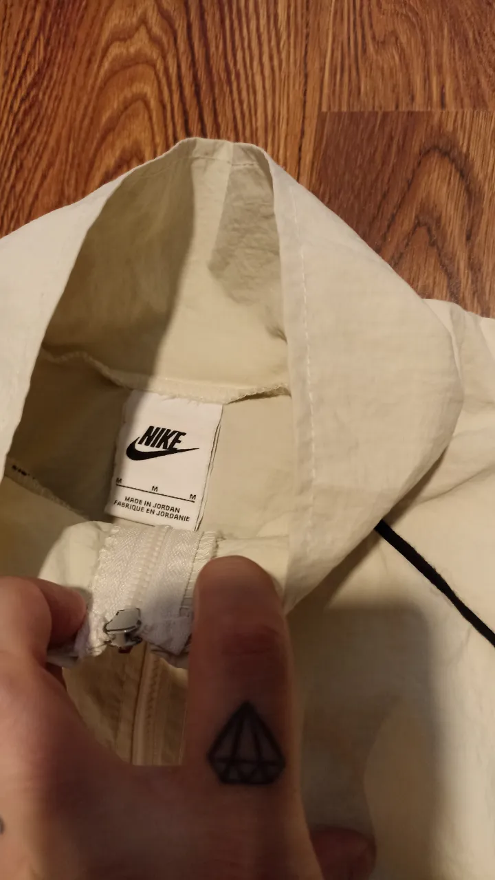 Campera Nike - Vista 3