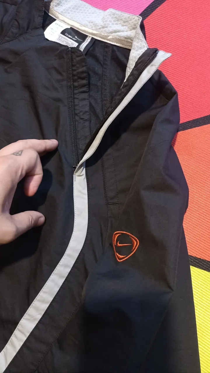 Campera Nike - Vista 4