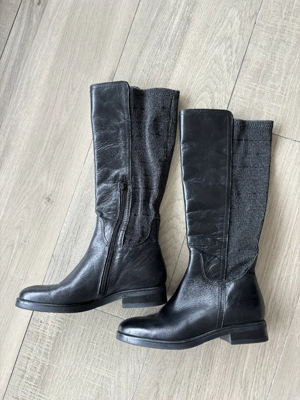 Botas Bata - Vista 2