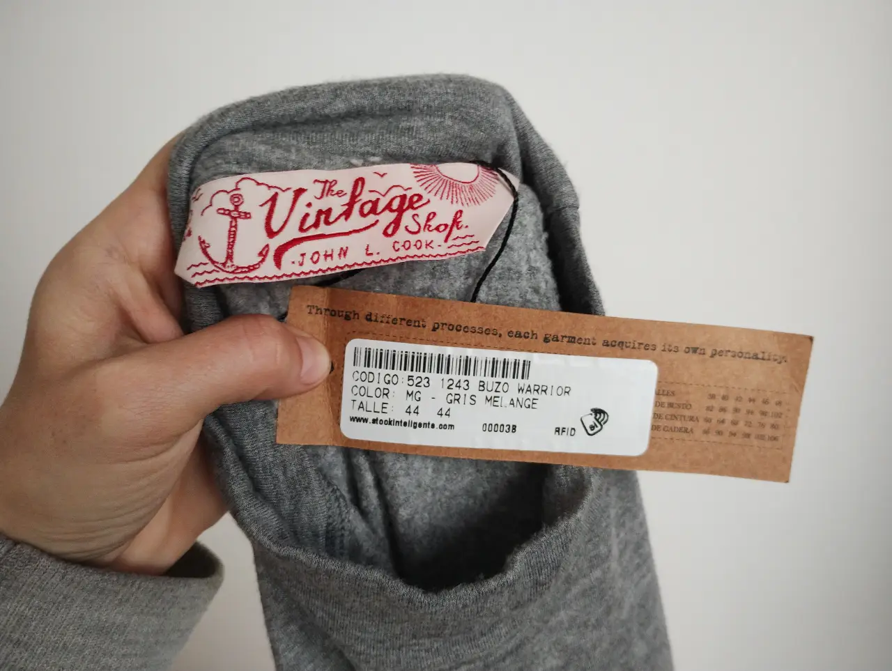 Remera JOHN L. COOK - Vista 2