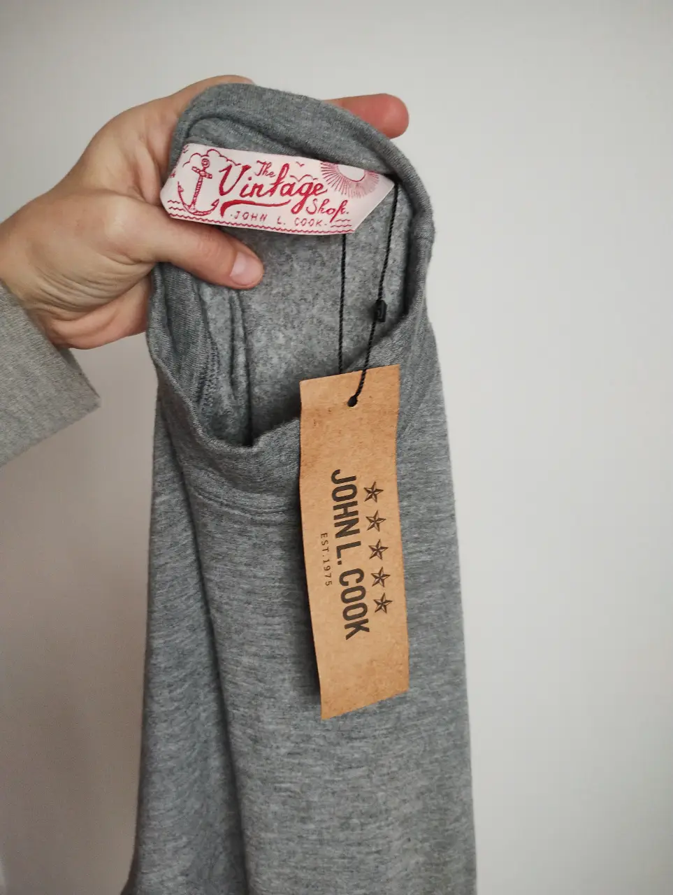 Remera JOHN L. COOK - Vista 6