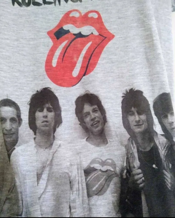 Remera Diseño independiente - Vista 3