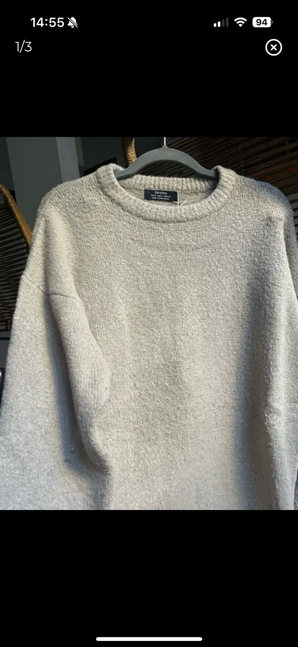 Sweater Bershka de lana, color beige, talle S. Ideal para un look casual y abrigado. tipo oversize. medidas largo 74, ancho 63, largo manga 64, sisa 22 