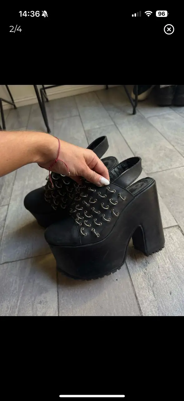 Zuecos Sofia Sarkany - Vista 2
