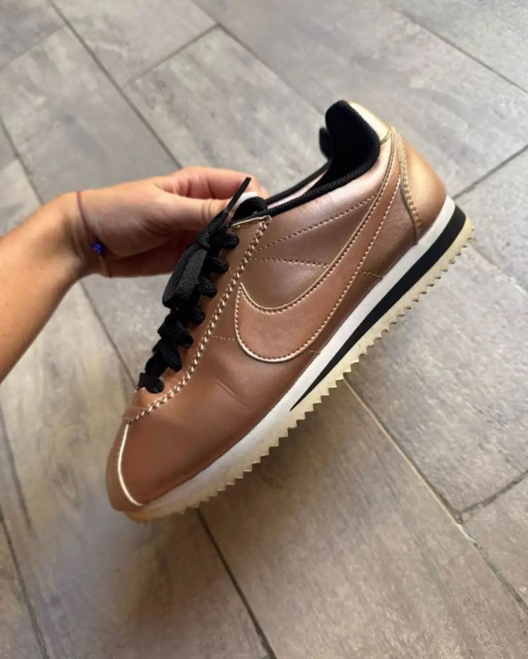 Zapatillas Nike Cortez rosa oro talle 36, un clásico con un toque moderno. Ideales para un look casual y cómodo. horma chica! importadas sin uso. 