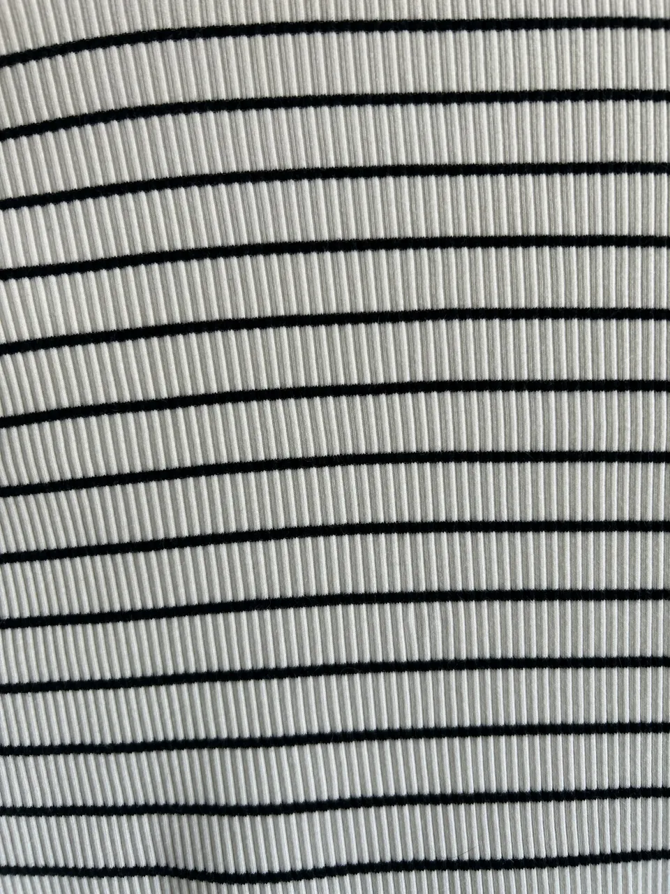 Remera Uniqlo - Vista 4