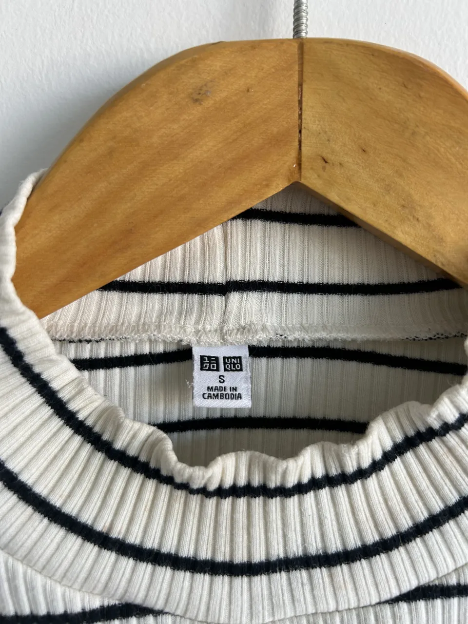 Remera Uniqlo - Vista 3