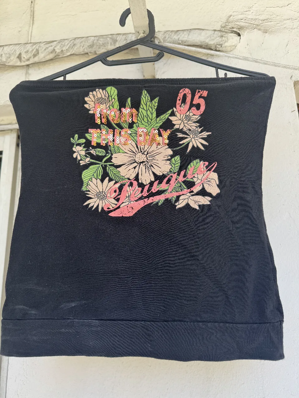 Top strapless y2k Peque
Talle m chico
Axila: 31cm (tiene elástico)
Largo: 36cm