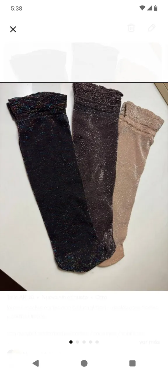 lote x3 medias cortas con brillos (glitter) - ideales para fiestas y outfits Únicos 

son nuevas! estilo medias cortas / soquetes / tobilleras.

el material es de textura brillante (lurex/glitter) que no pica y se ajusta perfectamente.
​talle único (generalmente abarcan del 36 al 40 de calzado.