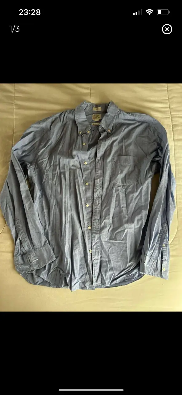 Camisa de hombre J. Crew, manga larga, color celeste. Talle L, corte slim. Ideal para un look casual o semi formal.