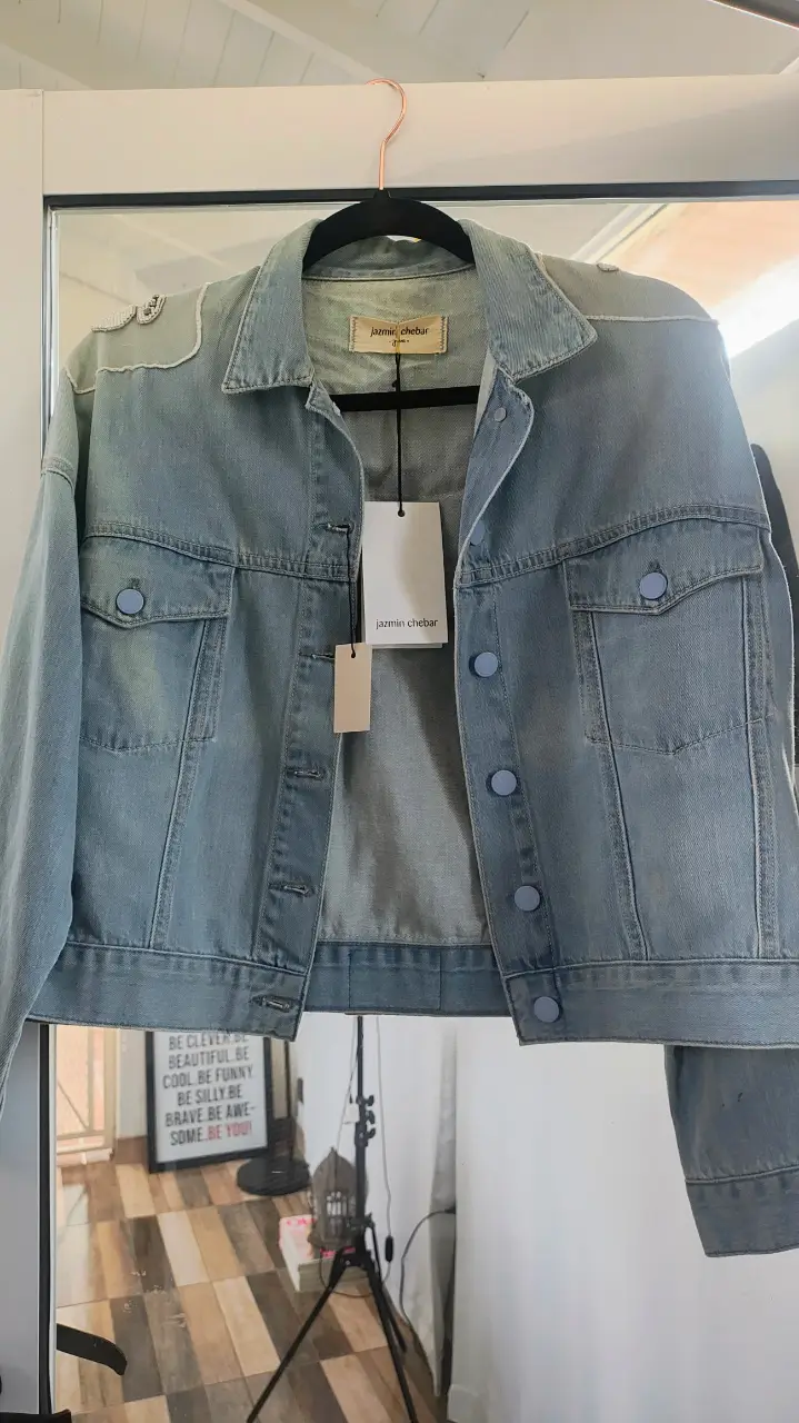 Campera Jazmín Chebar - Vista 2