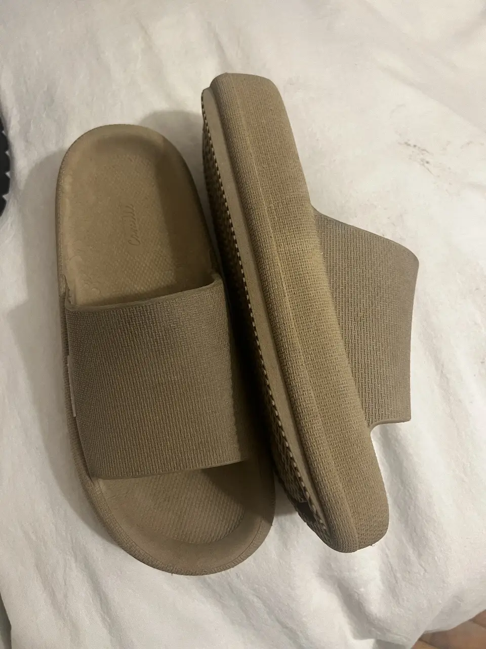 Chanclas Chunas color camel. Sin ningun uso