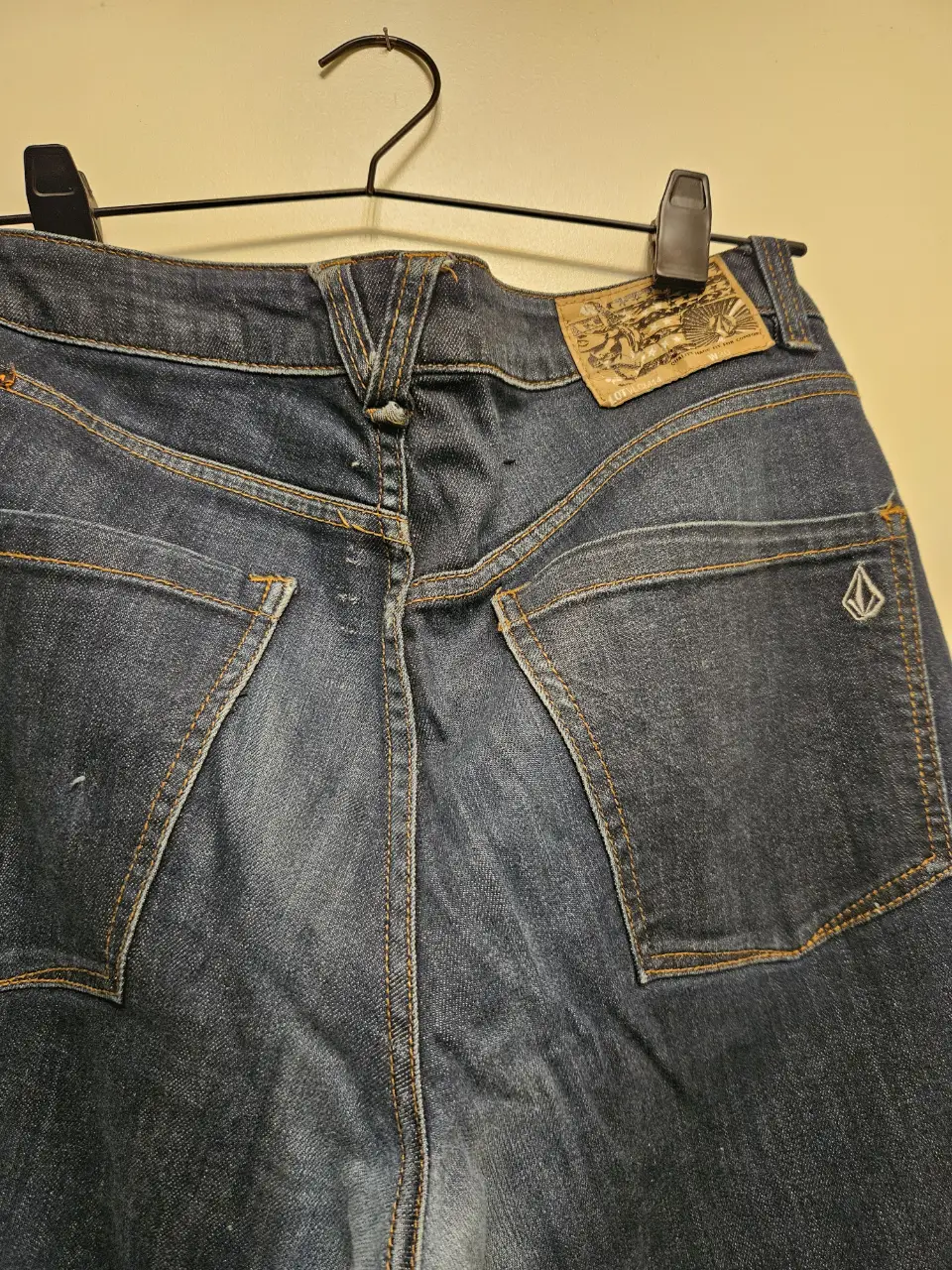 Jean Volcom - Vista 3