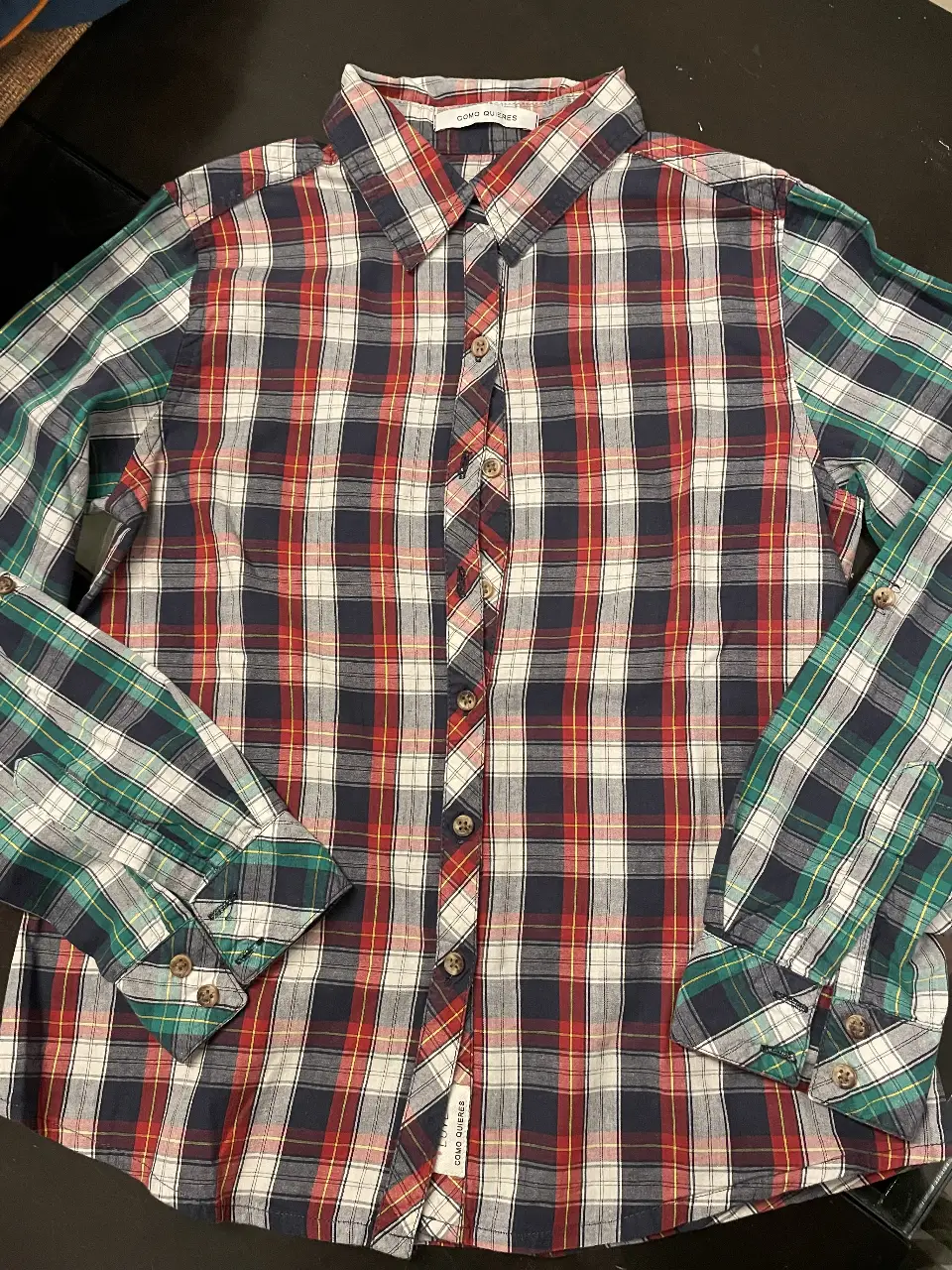 Camisa a cuadros para niña, manga larga, con diseño clásico de leñador. Ideal para un look casual y versátil.