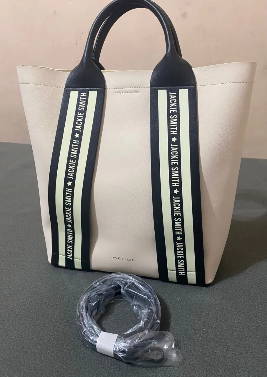 Jackie Smith - Vista 3